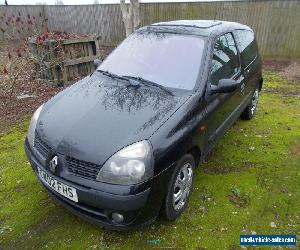 2002 (02) RENAULT CLIO DYNAMIQUE 16V BLACK . 1150cc PETROL .