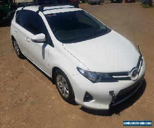 2013 TOYOTA COROLLA ASCENT HATCH 1.8L 6SPD MANUAL ZRE182R DAMAGED REPAIRABLE