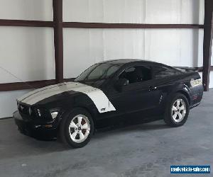 2005 Ford Mustang GT Coupe 2-Door