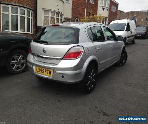 VAUXHALL ASTRA 1.7CDTI SILVER 05-55reg 5 DOOR 1/2 LEATHER SPARES OR REPAIR 