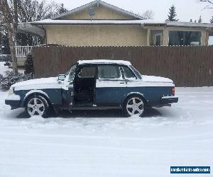 Volvo: 240