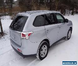 Mitsubishi: Outlander ES Sport Utility 4-Door for Sale