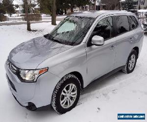 Mitsubishi: Outlander ES Sport Utility 4-Door