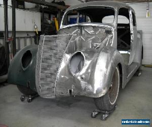 1937 Ford Sedan