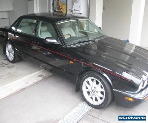 BLACK JAGUAR XJ8 SPORT 4.0 V8 AUTO