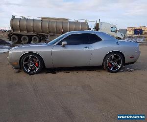 Dodge: Challenger SRT8