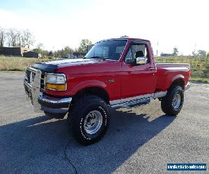 1992 Ford F-150 Custom Standard Cab Pickup 2-Door