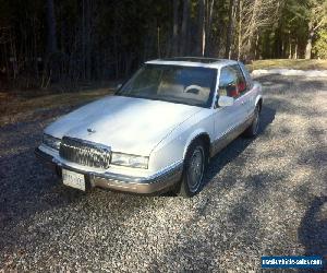 Buick: Riviera 2-Door Coupe