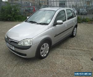 2001 VAUXHALL CORSA SXI 16V SILVER SPARES  OR REPAIRS 