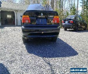 BMW: 5-Series 540i M-Sport 6-Speed Manual