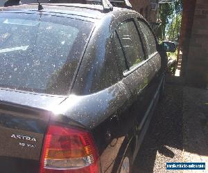 HOLDEN ASTRA 2000 MODEL DARK GREY HATCH.