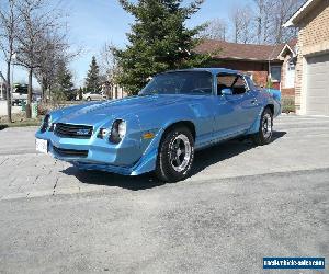 Chevrolet: Camaro 1980 Z28 4 SPEED  WITH COLD A/C