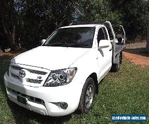 HILUX SINGLE CAB V6 AUTOMATIC 2006 IN WHITE ALLOY WHEELS LONG TRAY WITH SIDES