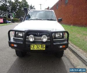 2004 Toyota Hilux VZN167R (4x4) White Manual 5sp M Cab Chassis