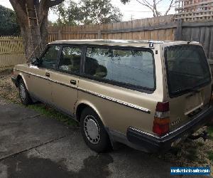 1990 VOLVO 240 WAGON ESTATE GOLD