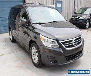 2012 Volkswagen Routan SE Mini Passenger Van 4-Door