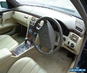 Mercedes E230 Elegance - Station Wagon - 7 Seater