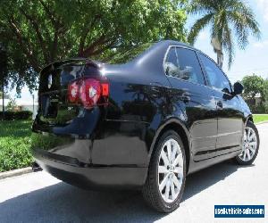 2010 Volkswagen JETTA 4 Dr