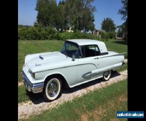 1959 Ford Thunderbird