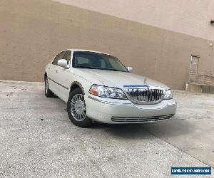 2007 Lincoln Town Car Signature Limited Sedan 4-Door