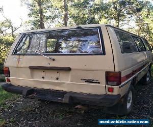 Mitsubishi L300 4x4 2.6l, Gas/Petrol, 7 seat 