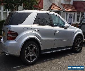 MERCEDES-BENZ ML63 AMG 7G-TRONIC SILVER, BLACK LEATHER, FULL DEALER HISTORY