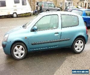 renault clio 1200cc in blue on a 2002 plate, 