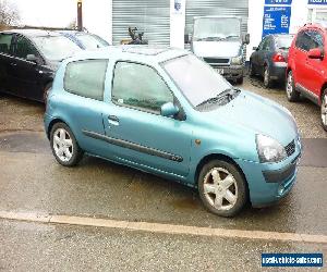 renault clio 1200cc in blue on a 2002 plate, 