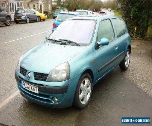 renault clio 1200cc in blue on a 2002 plate, 