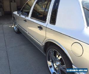 Lincoln: Town Car Silver