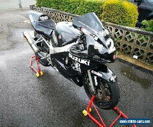 SUZUKI GSXR 600 K1 Track Bike.