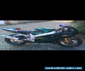 Suzuki GSXR 600 K1 Track Bike