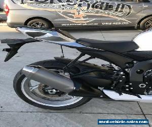 SUZUKI GSXR 600 GSXR600 10/2017 MODEL 5671KMS  PROJECT MAKE AN OFFER