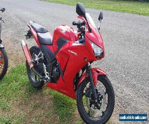 Honda CBR 300R RED 2015