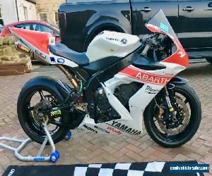 Yamaha YZR R1 with V5 - Track Bike