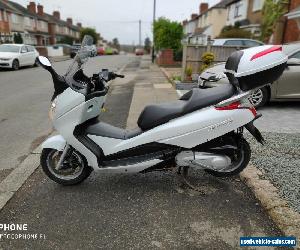 Honda FES125 S-Wing ** Automatic - Top Box - Centre Stand **