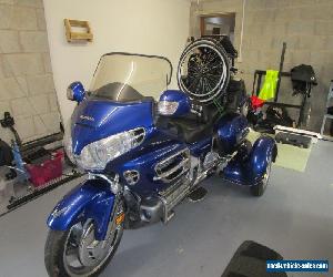 2002 HONDA GOLDWING 1800 BLUE TRIKE (REMOVABLE)