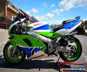 Kawasaki ZXR750 L1 1993 Green ZX7R GSXR