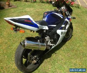 Suzuki gsxr 1000 k4 blue and white, low milage.