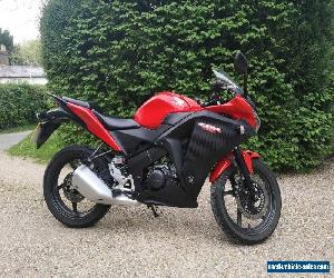 *Red / Carbon 2013 Honda CBR 125 R Low Miles IDEAL First / CBT / Commuter LOOK!*