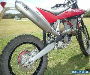 ENDURO HUSQVARNA 449 TE motorcycle. 2010, ONLY 2000 MILES.DUAL SPORT.GREEN LANE.