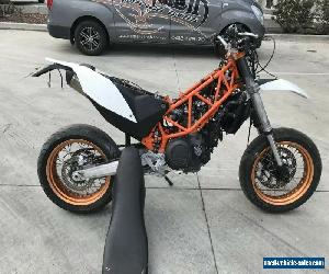 KTM 690 SMC SUPER MOTARD NEAR NEW MODEL PROJECT MAKE OFFER