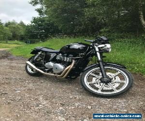 2011 Triumph Bonneville SE very low mileage !