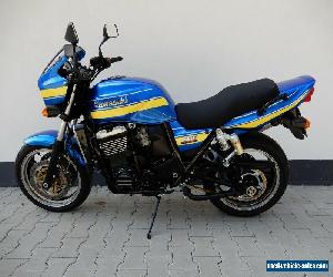 Kawasaki ZRX1100 R Unique DAEG style in candy blue - LOOK!