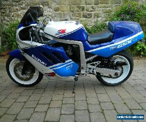 SUZUKI GSXR 750 SLINGSHOT - MANUFACTURED 1988 - UK REGISTERED 1997