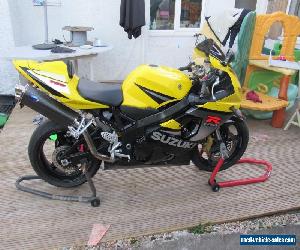 SUZUKI GSXR 750 K5 LOW MILES 2005 YELLOW AND BLACK, STUNNING