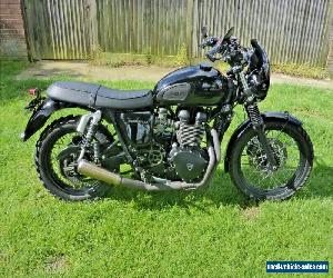 Triumph T100 Black Bonneville 