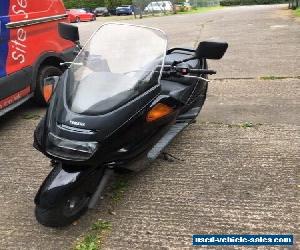 1998 Yamaha YP250 Scooter. new MOT 12,800 miles only