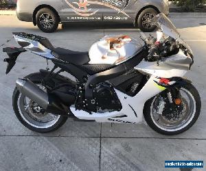 SUZUKI GSXR 600 GSXR600 10/2017 MODEL 5671KMS  PROJECT MAKE AN OFFER