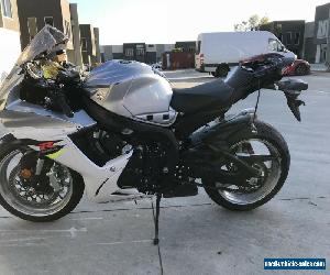 SUZUKI GSXR 600 GSXR600 10/2017 MODEL 5671KMS  PROJECT MAKE AN OFFER